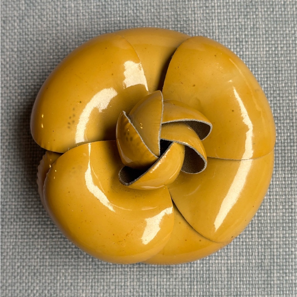 CHANEL Vintage Patent Leather Camellia Brooch/Pin